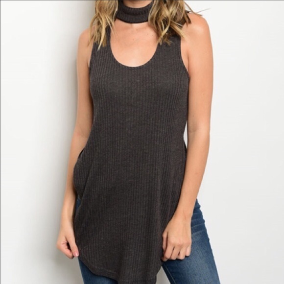 ❗Clearance❗Sleeveless Choker Ribbed Top - Picture 3 of 4