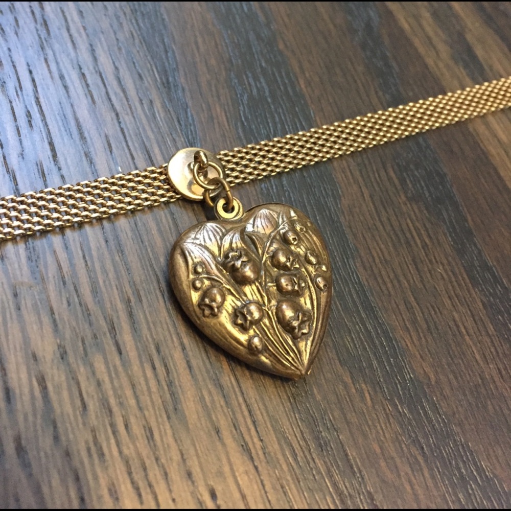 Vintage heart choker