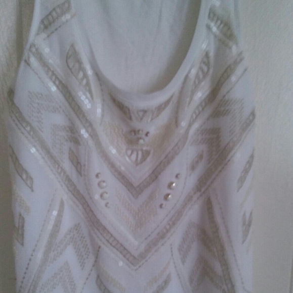 Tank - Picture 3 of 4