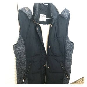Hooded zip up vest