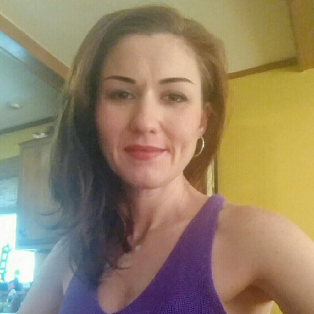 Meet your Posher, Leslie