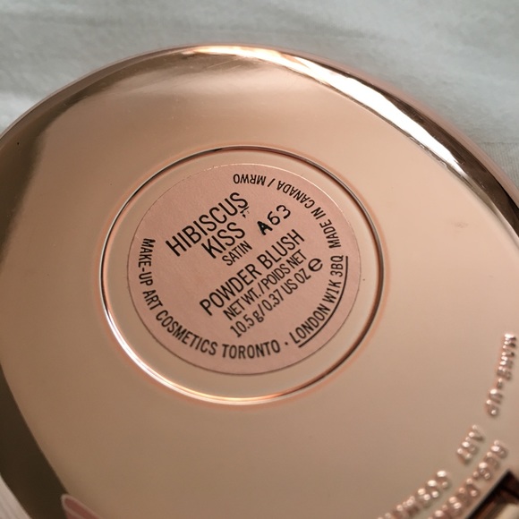 Limited Edition Riri Hearts Mac Collection - Picture 5 of 6