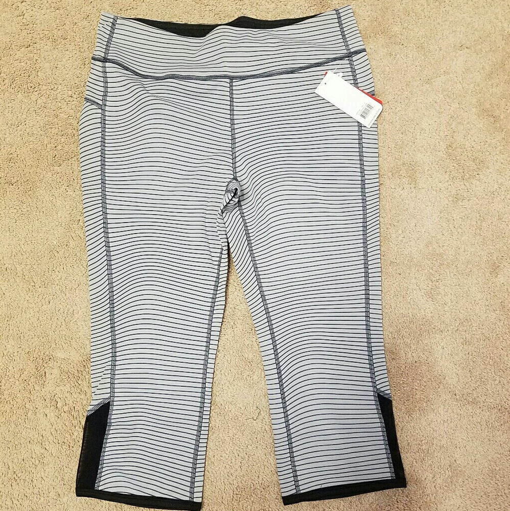 NWT New Balance capris Sz L