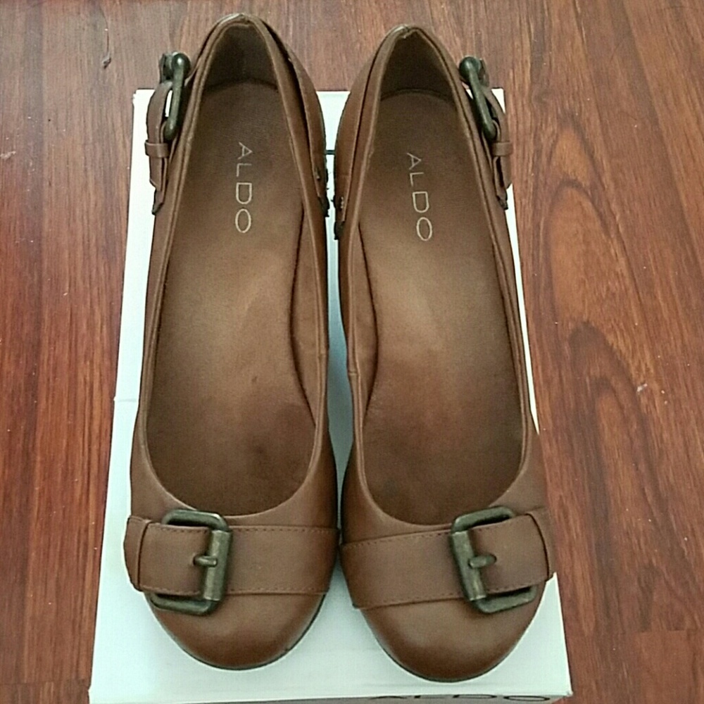 Aldo Montalban Leather Wedges