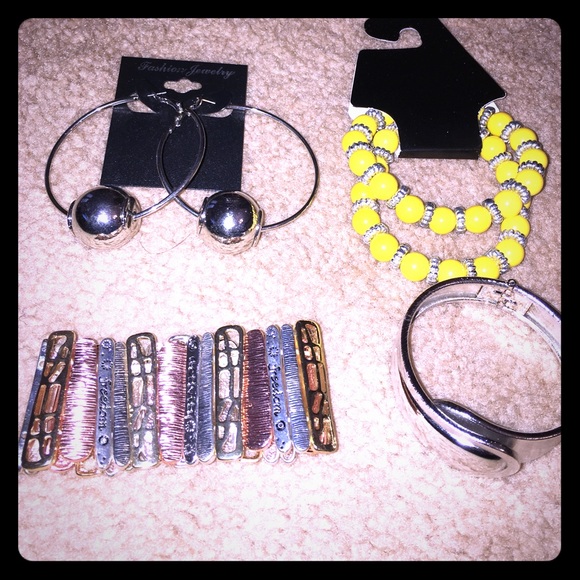 Fashion Jewelry Bundle - Picture 1 of 7