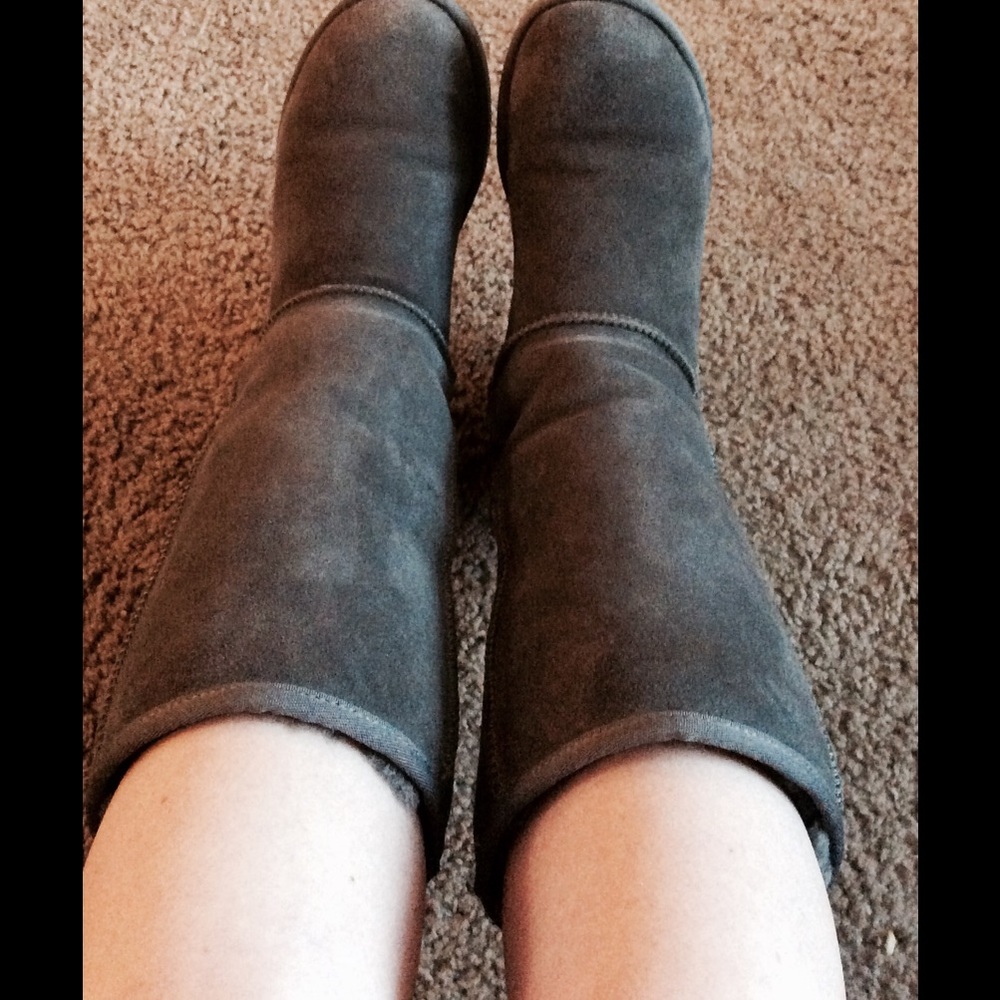 Grey uggs W size 7