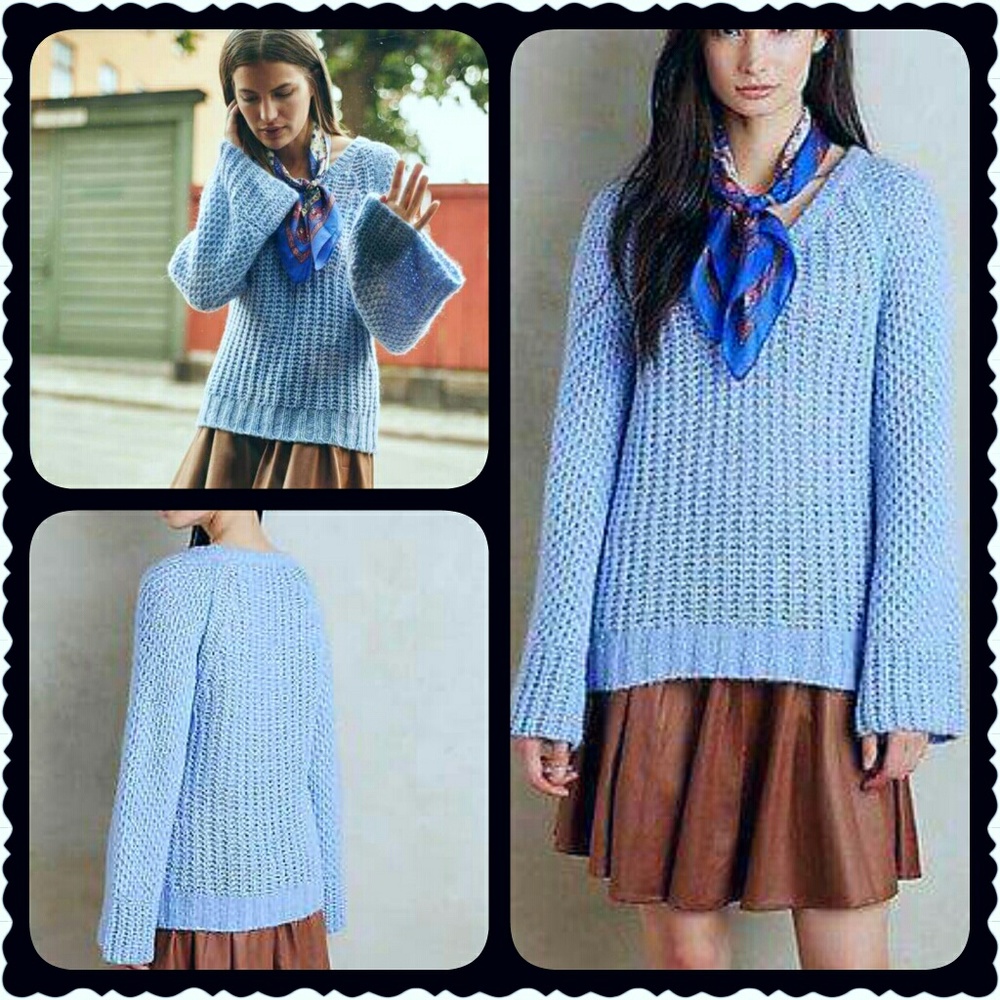 💲⬇Moth Bell Sleeve Sweater Deleting 3/31