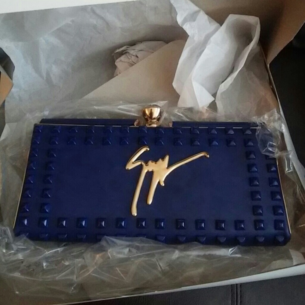New Giuseppe Purse clutch with chain..Share please