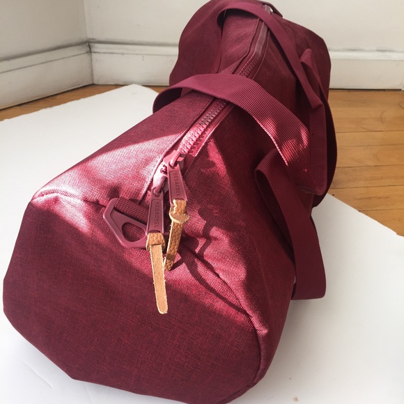 Bags - Brand new Hershel Duffle Bag Bags - Brand new Hershel Duffle Bag
