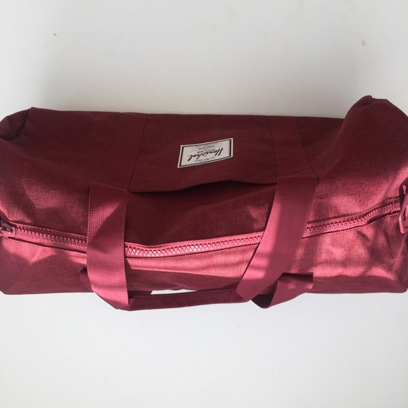 Bags - Brand new Hershel Duffle Bag Bags - Brand new Hershel Duffle Bag