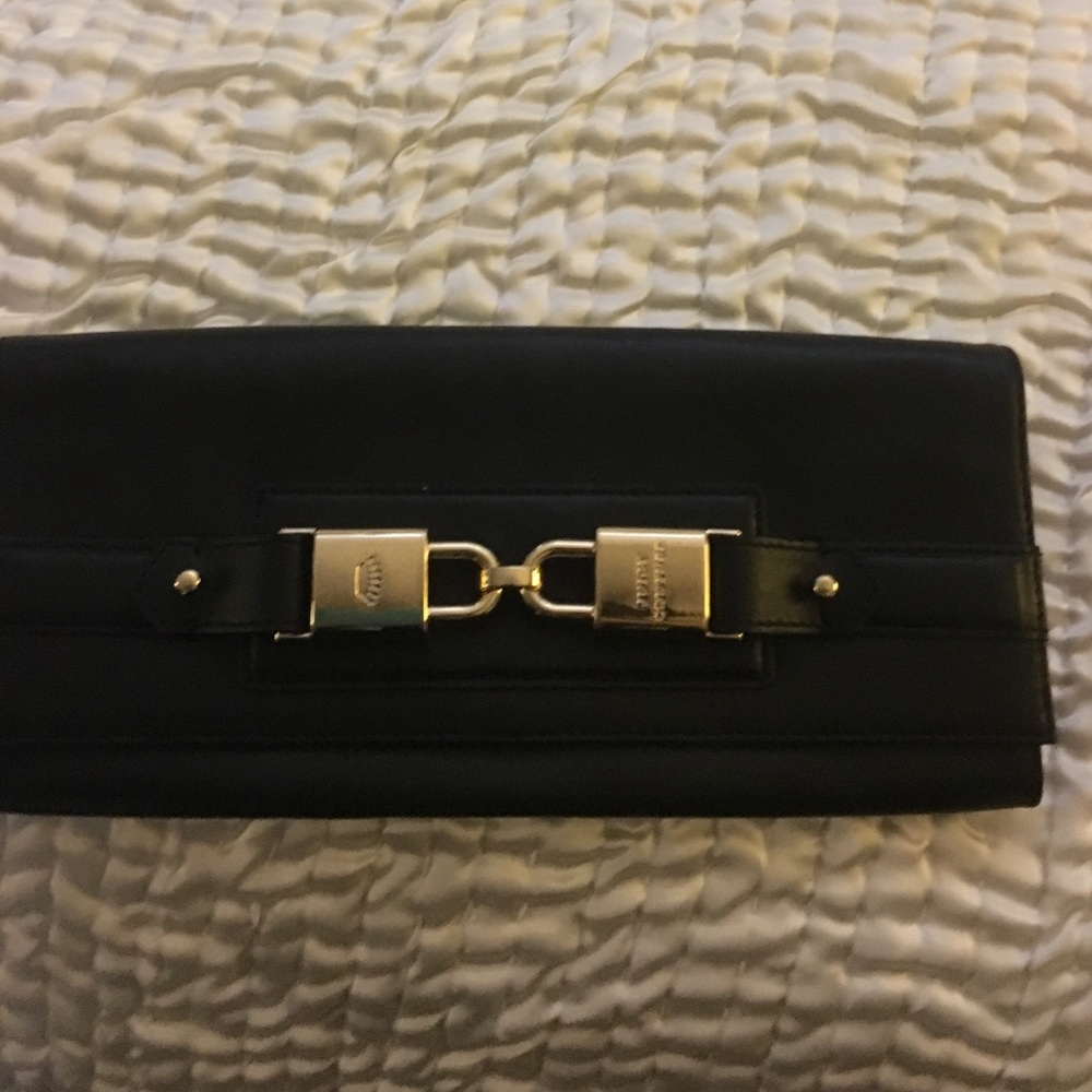 Black clutch