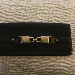 Black clutch