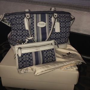 Coach purse and wallet set