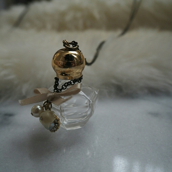 LOFT Beaded w/ Tassels and Vintage Necklace Bundle - Picture 4 of 7