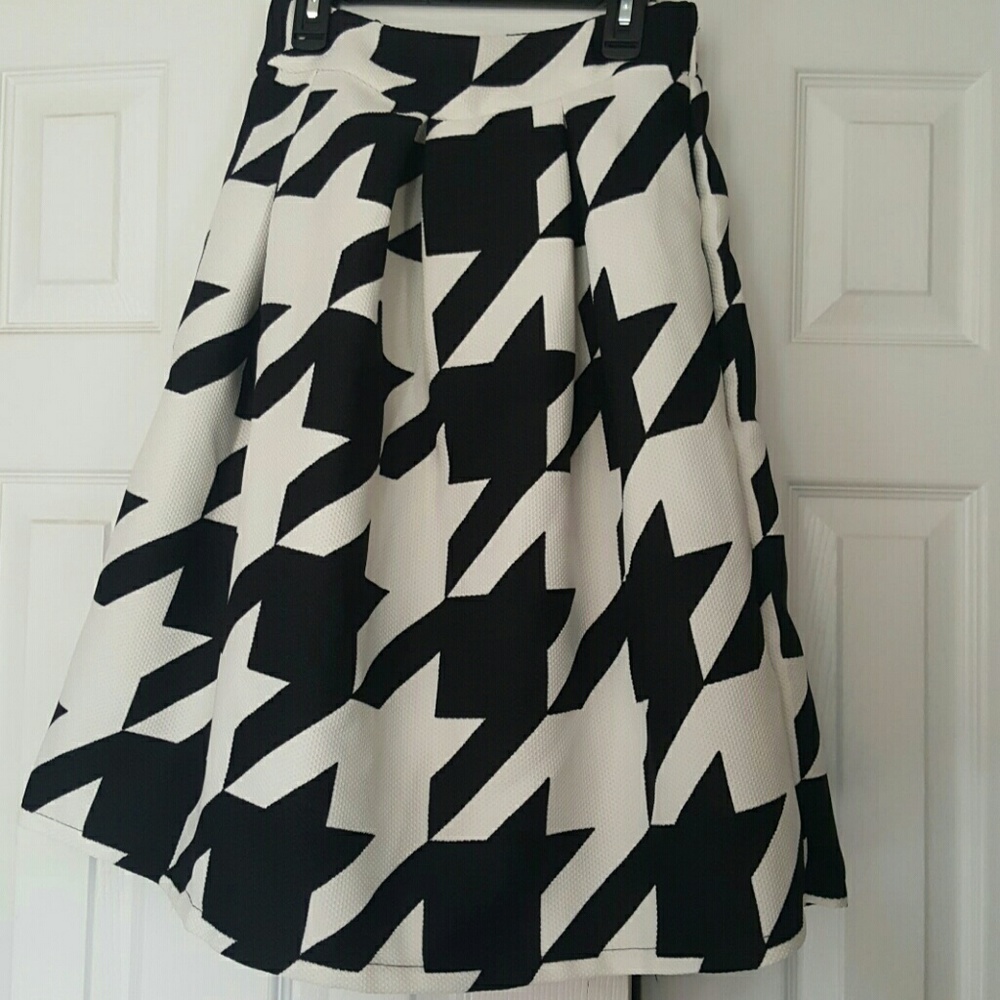 Fit and Flare Houndstooth Skirt