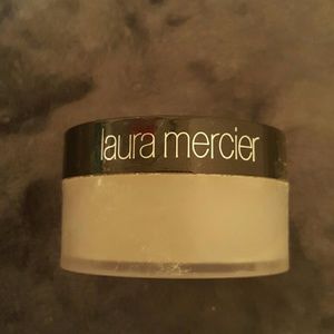Laura Mercier translucent loose powder