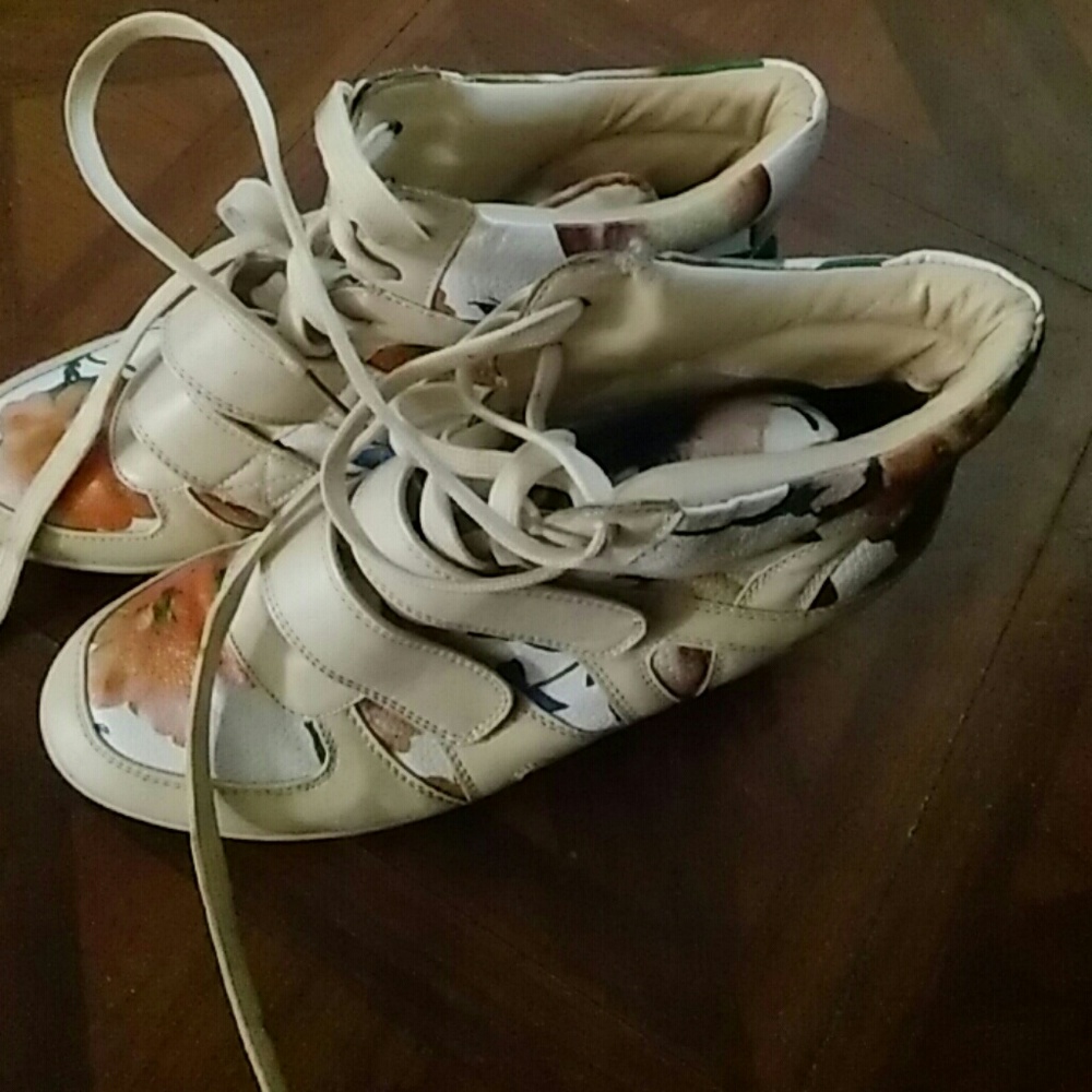 My daughter gave them to me and I do not like them