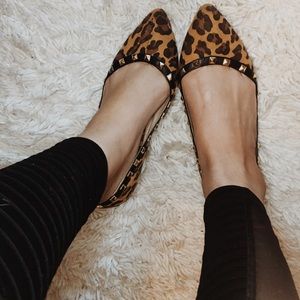 Slip-on pointed toe flat heel leopard print