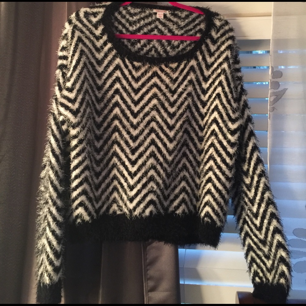 Crop sweater
