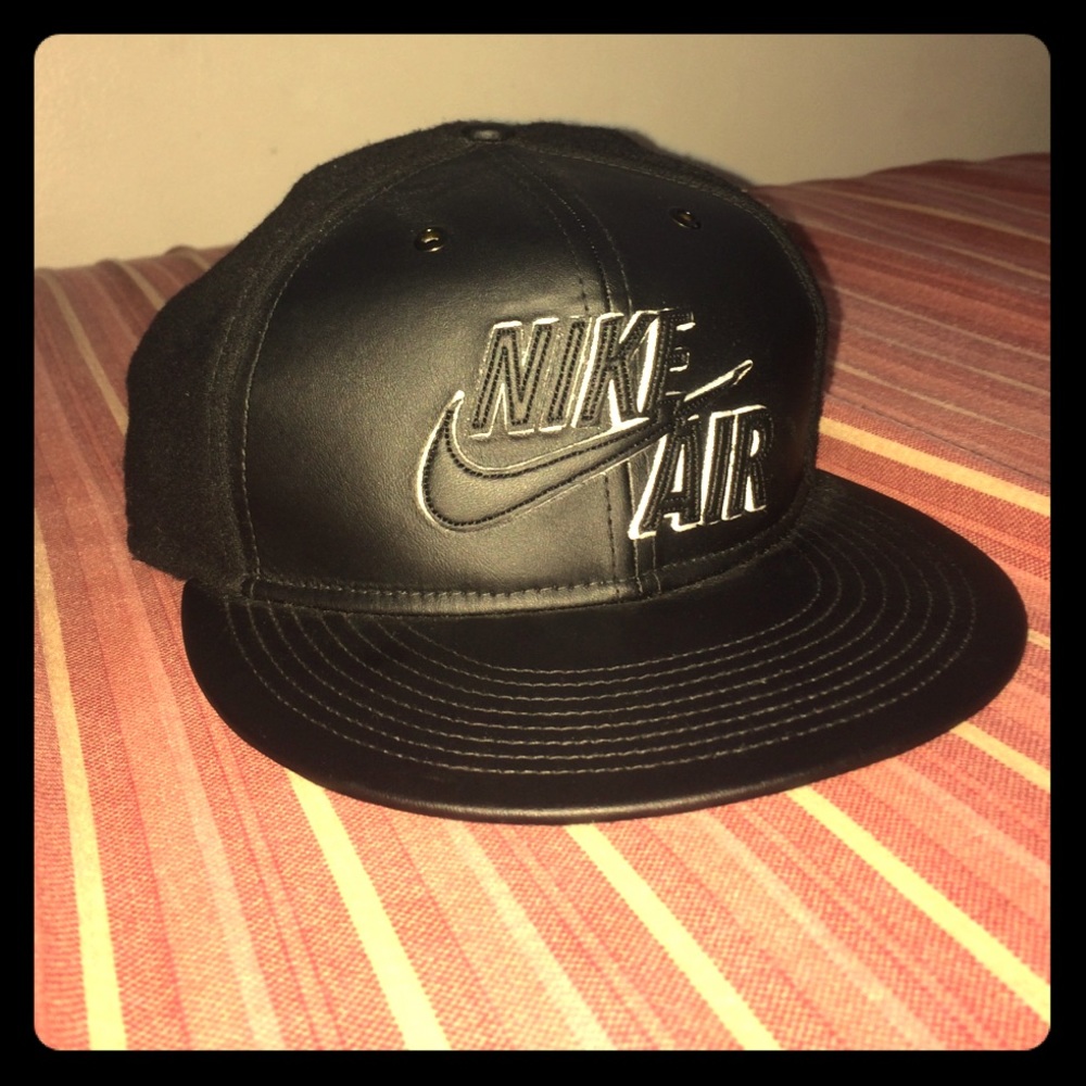 Nike Air flat brimmed adjustable hat