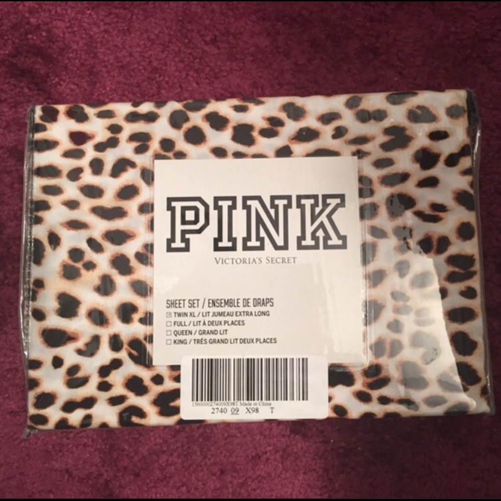 ✨Sold ✨ Victorias Secret Pink Twin/ Twin XL sheets