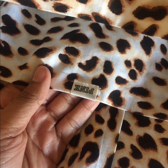 ✨Sold ✨ Victorias Secret Pink Twin/ Twin XL sheets - Picture 2 of 3