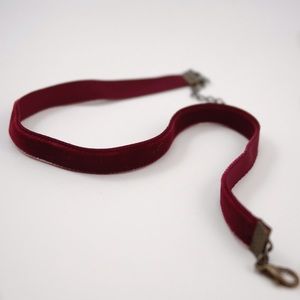 3/8" Burgundy velvet choker