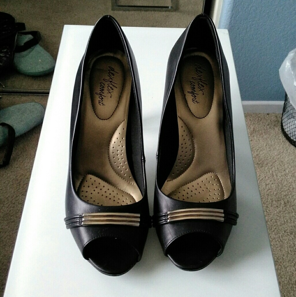 Black peep toe heels