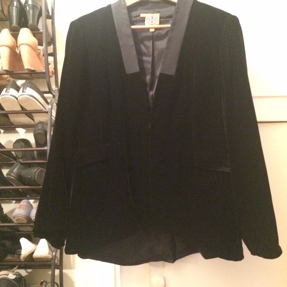 ELEGANT Tory Burch velvet evening jacket.