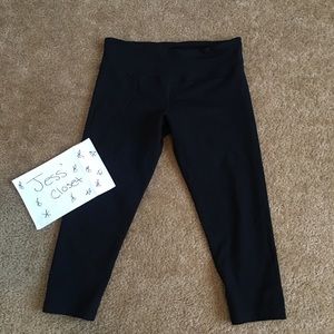 Lululemon Wunder Under Black Crops Size 8