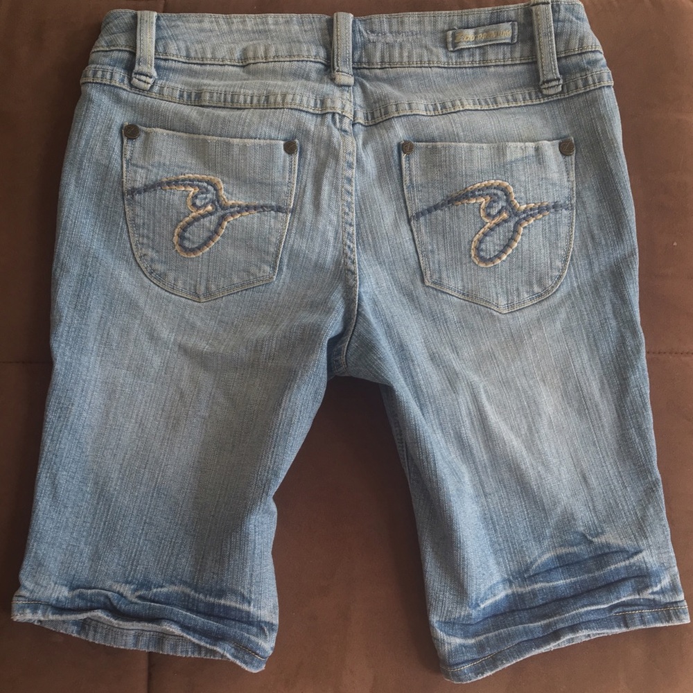 Detailed denim shorts, quality made