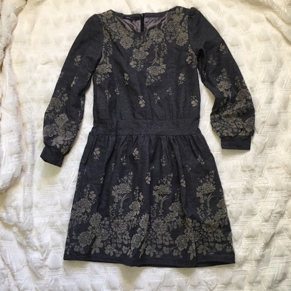 BCBGMaxAzria Dresses & Skirts - BCBGMaxAzria Grey Floral Print Dress