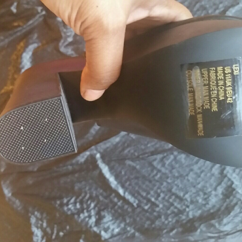Sandal - Picture 2 of 2