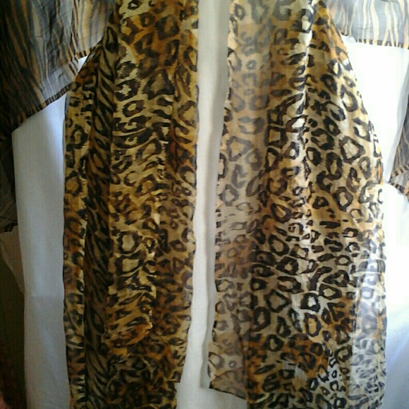 Leopard  Scarf - Picture 2 of 5