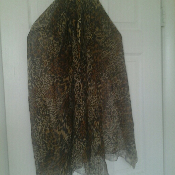 Leopard  Scarf - Picture 5 of 5