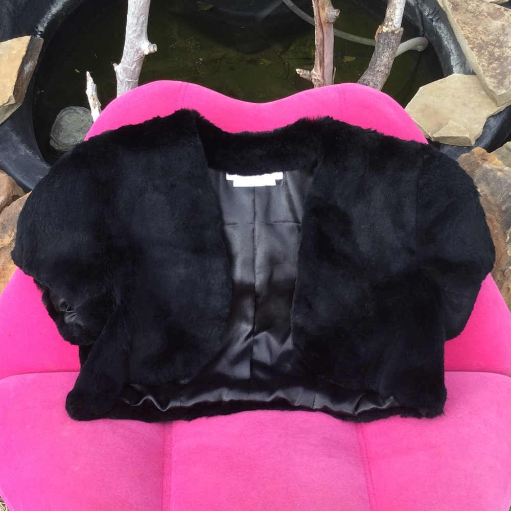 To The Max Rabbit 🐰 Fur crop jacket