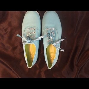 Turquoise size 8 keds