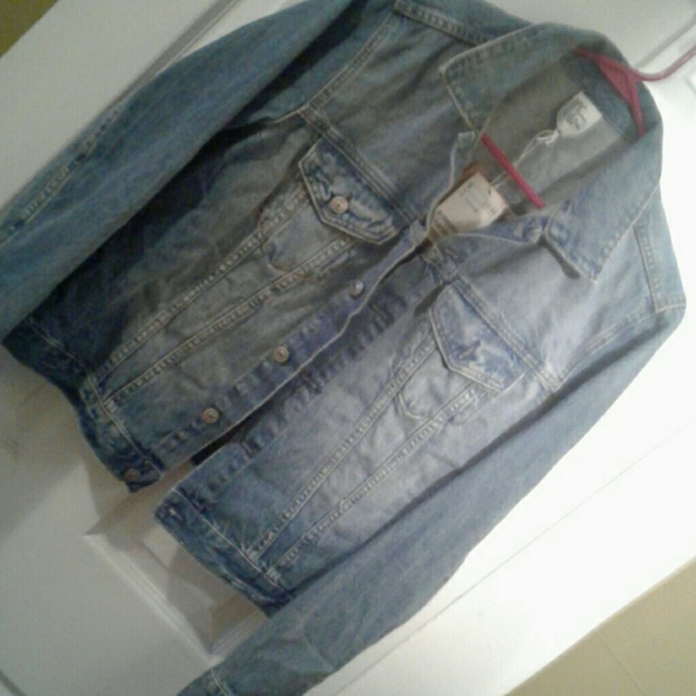 Still ticketed H&M denim jacket