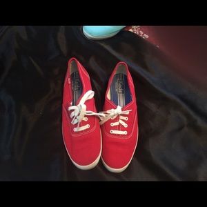 Red size 8 keds