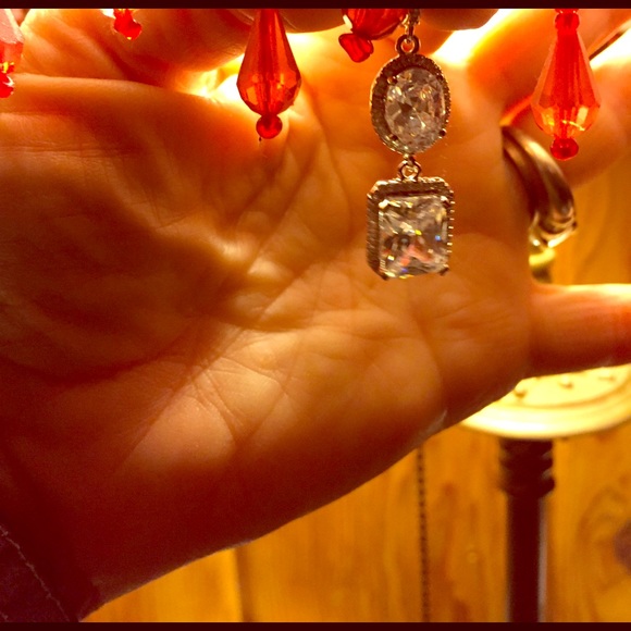 Gorgeous earrings❣️ - Picture 4 of 4