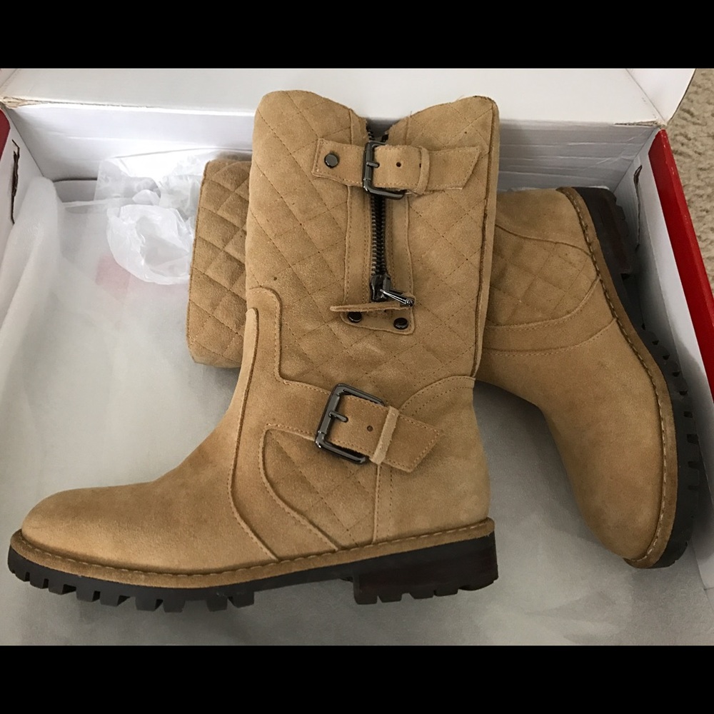 Guess tan boots