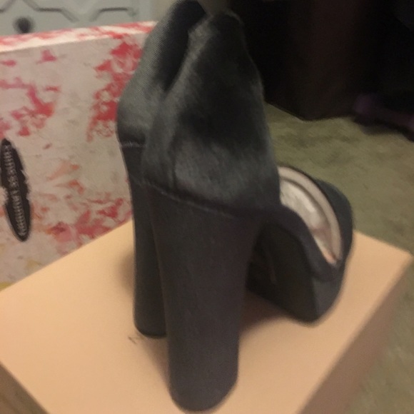❌SOLD❌Chinese Laundry charcoal gray heels - Picture 3 of 3