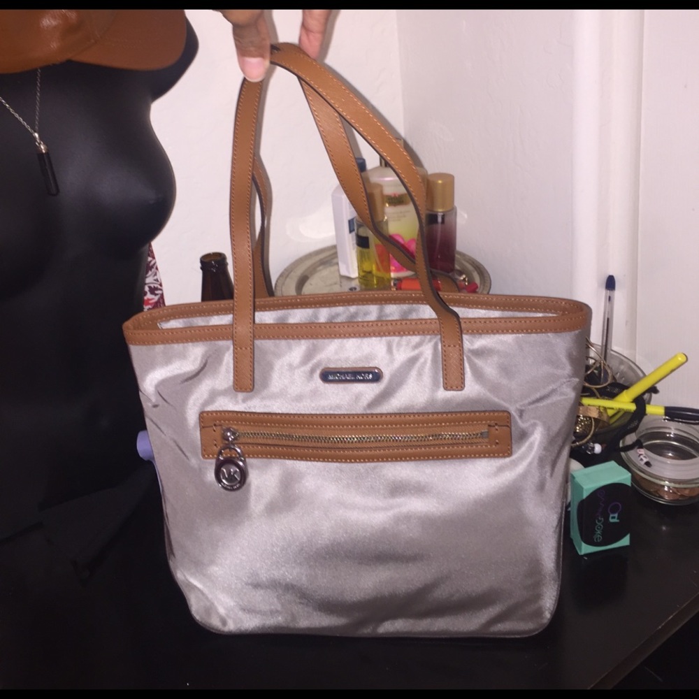 Pearl Grey Michael Kors Kempton