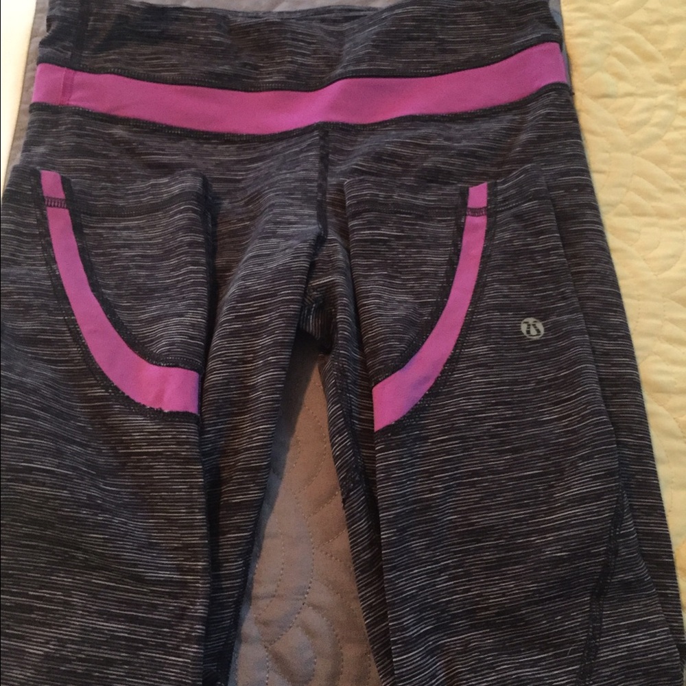 Lululemon crops