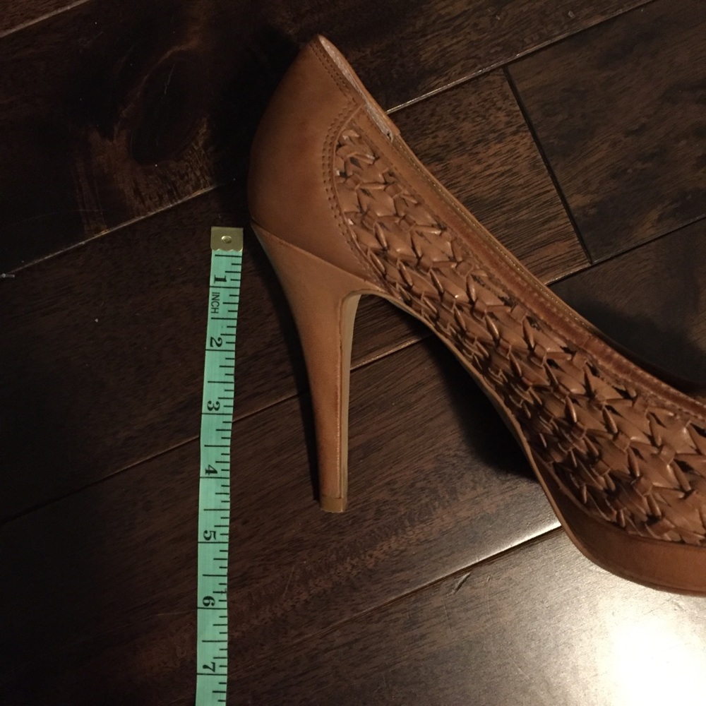 Vince Camuto pumps (size 9) - Picture 6 of 6