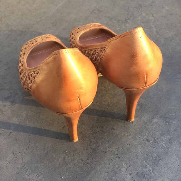 Vince Camuto pumps (size 9) - Picture 2 of 6