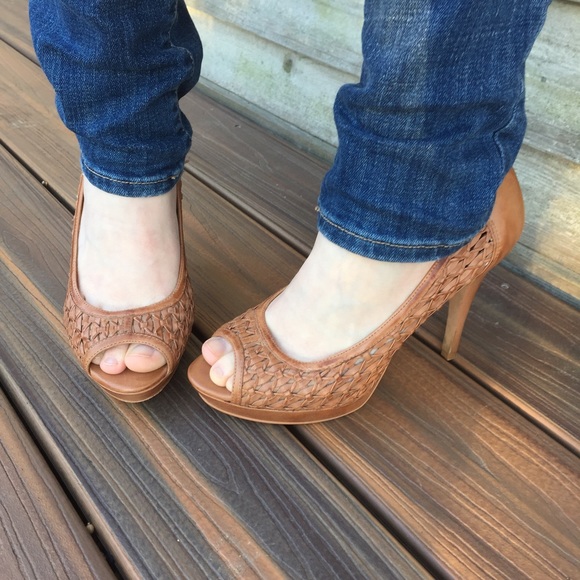 Vince Camuto pumps (size 9) - Picture 5 of 6