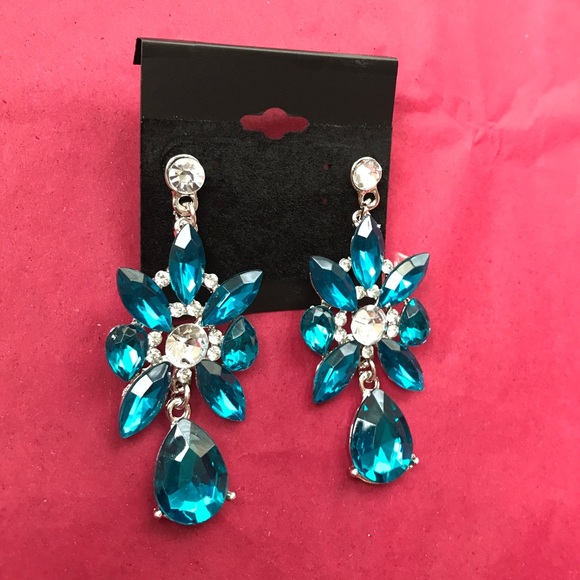 New Crystal Drop Statement Earrings Gorgeous - Picture 2 of 3