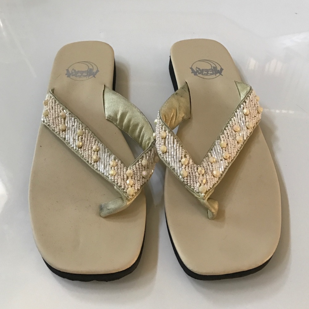 Beautiful cream detailed sandals