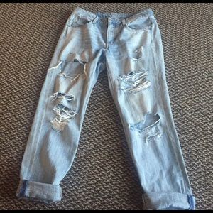 Never worn American Eagle BF jeans